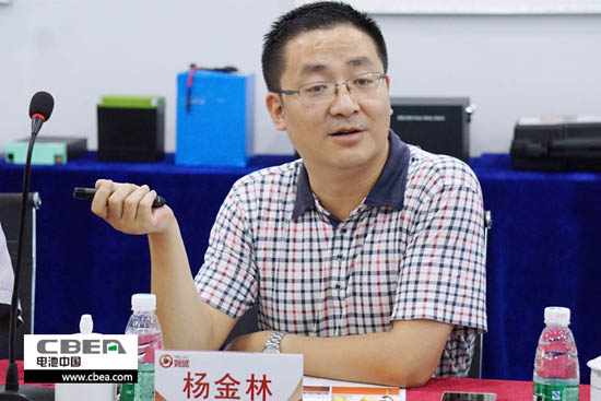 妙盛動力總經(jīng)理?xiàng)罱鹆峙c調(diào)研組交流.jpg