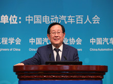 科學(xué)技術(shù)部部長(zhǎng)萬(wàn)鋼：2018年新能源車100萬(wàn)銷量預(yù)期樂(lè)觀 加快燃料電池產(chǎn)業(yè)化