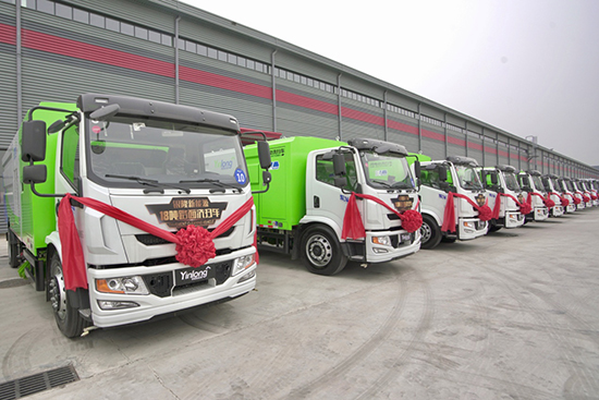 銀隆新能源多功能抑塵車出擊，車過無塵！
