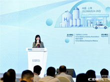 中國電池工業(yè)協(xié)會(huì)副秘書長、氫能與燃料電池分會(huì)執(zhí)行秘書長/電池中國網(wǎng)CEO張雨主持開幕式