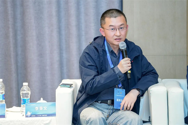 “Li+學(xué)社”高端對(duì)話：警惕全球化機(jī)遇下，鋰電企業(yè)的出海挑戰(zhàn)和技術(shù)迭代風(fēng)險(xiǎn)
